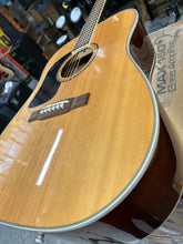 Charger l'image dans la galerie, Washburn D10SLH Left-Handed Dreadnought Acoustic Guitar - PRE OWNED