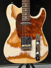 Charger l'image dans la galerie, Godin 100309 LTD Stadium Pro Ozark Cream Hangover RN Electric Guitar with Gig Bag - MADE IN CANADA