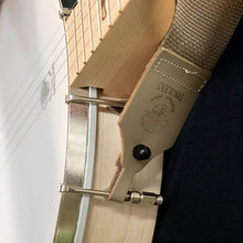 Charger l'image dans la galerie, DEERING NYLON BANJO STRAP 2” Tan-(8375805772031)