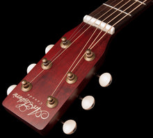 Charger l'image dans la galerie, Art & Lutherie 045525 Roadhouse Tennessee Red Parlor Acoustic Guitar MADE In CANADA D-(6536632762562)
