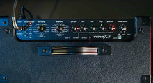 Charger l'image dans la galerie, Peavey Vypyr X 1 Ampli combo guitare/basse/acoustique 1x8 pouces 20 watts