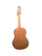 Charger l&#39;image dans la galerie, Yamaha CG102 Classical Guitar - FLOOR MODEL
