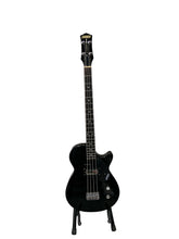 Charger l&#39;image dans la galerie, Gretsch G2022 Junior Jet 4 String Electric Bass - Black - PRE OWNED
