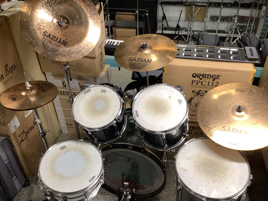 Pre-owned TAMA ROCK STAR 5piece with hardware and Sabian B8pro 5 piece cymbals
