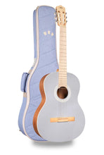 Charger l&#39;image dans la galerie, Cordoba C1 Matiz Pale Sky Classical Guitar with Bag
