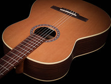 Charger l&#39;image dans la galerie, Godin 049769 / 051885 Présentation QIT Pickup Solid Top Guitare classique en nylon avec sac Fabriqué au Canada
