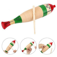 Charger l&#39;image dans la galerie, Guiro en bois : forme de poisson de grande taille avec bâton en bois 

