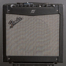 Charger l&#39;image dans la galerie, Fender Mustang II V.2 Ampli combo guitare à modélisation 40 watts 1x12&quot; - Occasion
