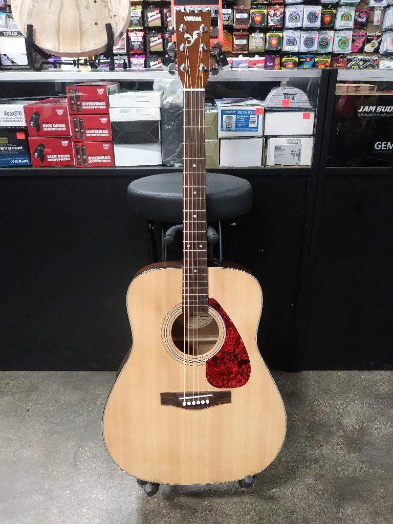 Yamaha F325 Dreadnought Acoustic - Pre Owned